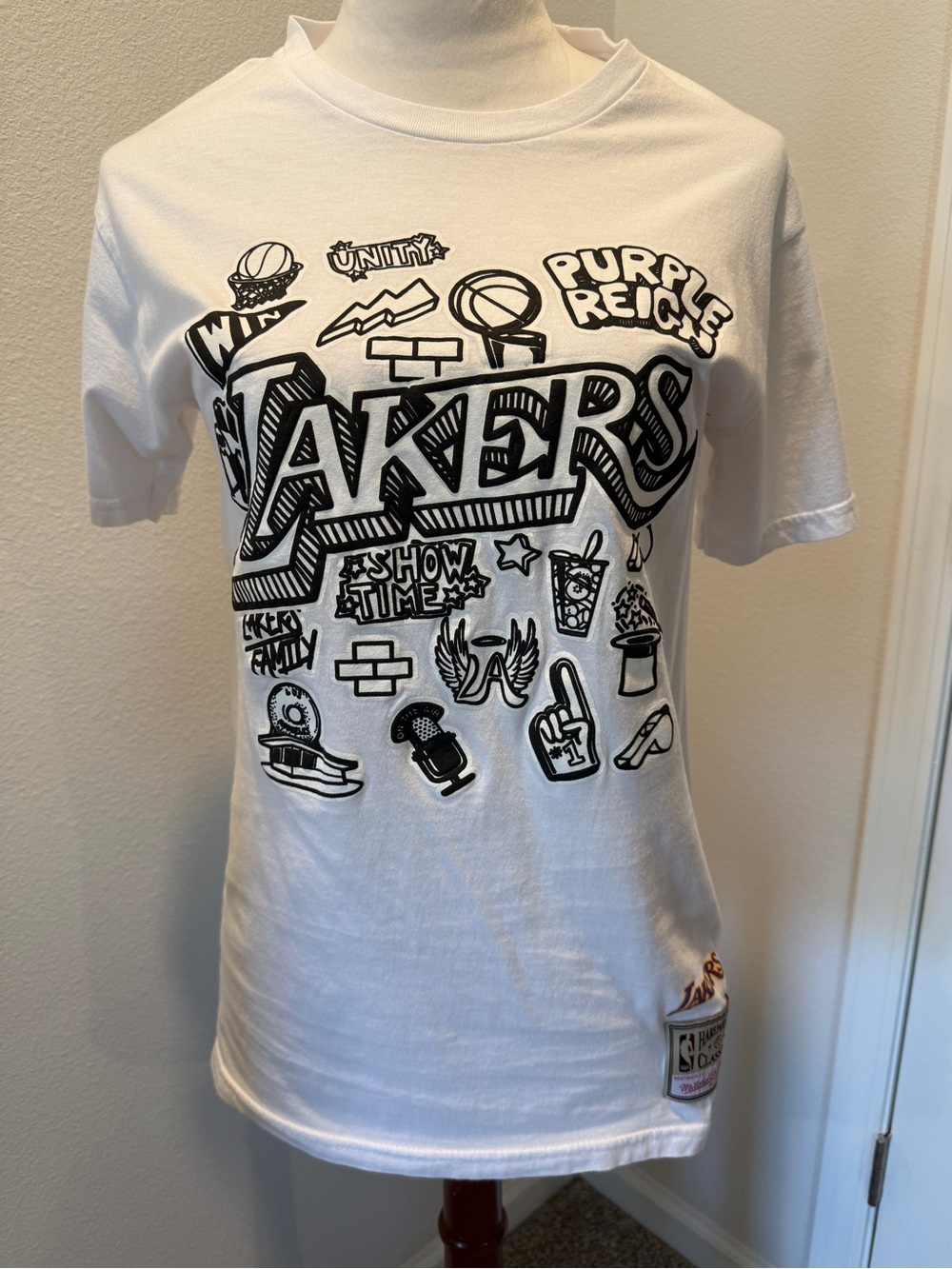 Unisex Mitchell & Ness Hardwood Classics NBA Lakers Graphic Tee